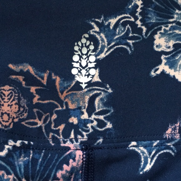 Free People Movement Freestyle Leggings 27” Floral XS - Picture 5 of 16